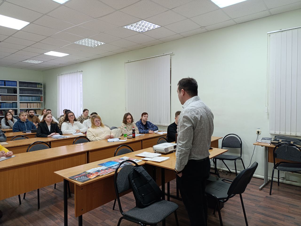 Сотрудник полиции провёл лекцию по профилактике экстремизма для студентов Тульского филиала МЮИ